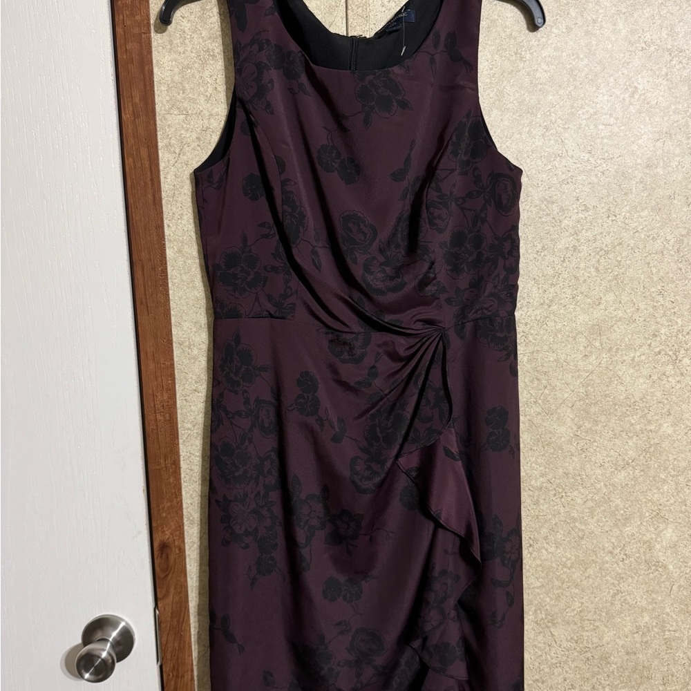 Elegant Floral Sleeveless Dress - Burgundy